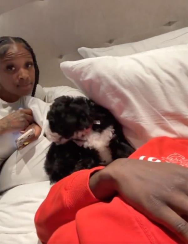 Anthony Edwards sent a PSA to women interested in him after agreeing to a five-year, $260 million max co<em></em>ntract extension with the Minnesota Timberwolves. 