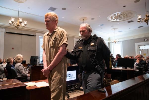 Alex Murdaugh in cuffs and a prison jumpsuit in court.