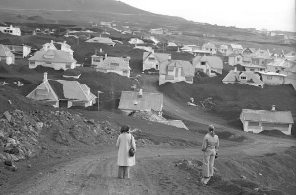 Falling ash buried houses