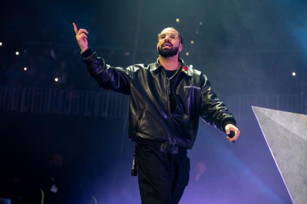 Video of the incident immediately went viral — and it wasn't just Drake who was enamored by the bra-throwing barista. 