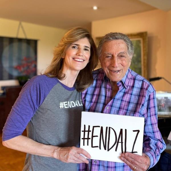 Bennett is all smiles with wife Susan Benedetto in a photo posted a mo<em></em>nth before his death.
