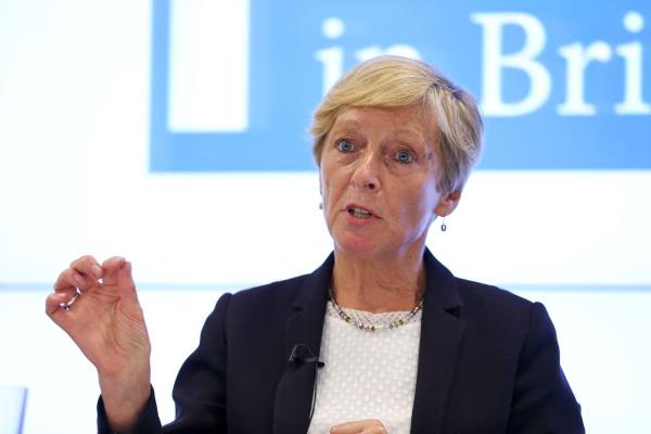 世界篮网球赛主席在温莎城堡接受夫人称号
