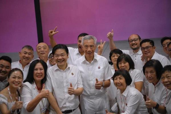 李显龙总理公布交接时间表后内阁改组：政治分析人士