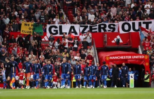Manchester United v Brighton & Hove Albion - Premier League