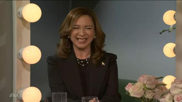 Harris was in a dressing room mirror skit with her impersonator, SNL alum Maya Rudolph.