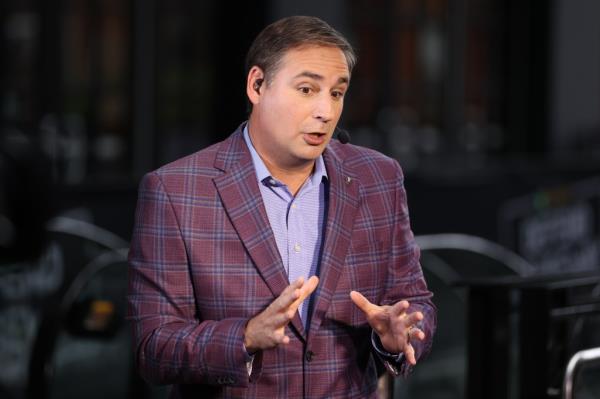 Zach Lowe is widely co<em></em>nsidered among the best NBD minds in sports, will enter free agency. 