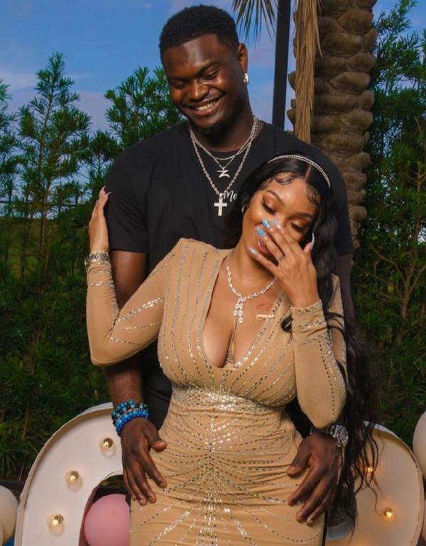 Zion Williamson and girlfriend reveal pregnancy