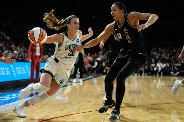 Sabrina Ionescu, driving on Kiah Stokes, struggled again, scoring just 10 points in the Liberty's loss.