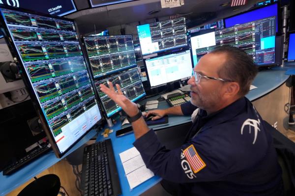 New York Stock Exchange traders