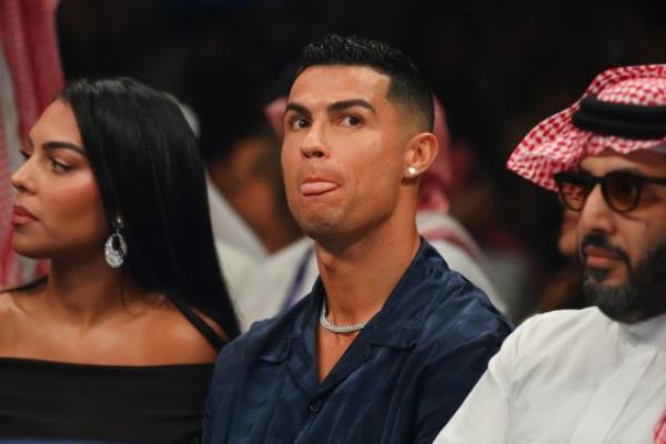 Cristiano Ro<em></em>naldo looks on from ringside prior to the Heavyweight fight between Tyson Fury and Francis Ngannou