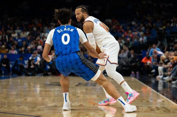 Jalen Brunson, who looks to attack the basket against the Magic on Wednesday, to no solace in NBA saying it got a co<em></em>ntroversial foul call wrong.