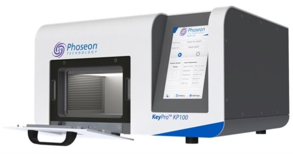 在世界疫苗大会上，飞翔展示了KeyPro KP100 UV LED病毒灭活仪器