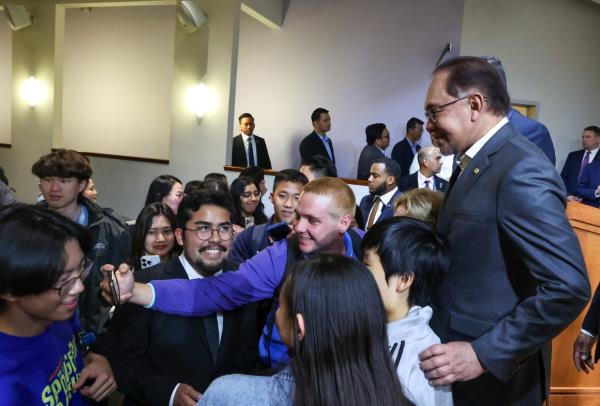 总理：巴勒斯坦人道主义危机不仅会影响中东，也会影响全球关系