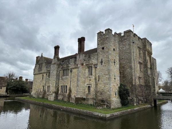 城堡主人必须申请规划许可才能移动衣橱｜英国新闻