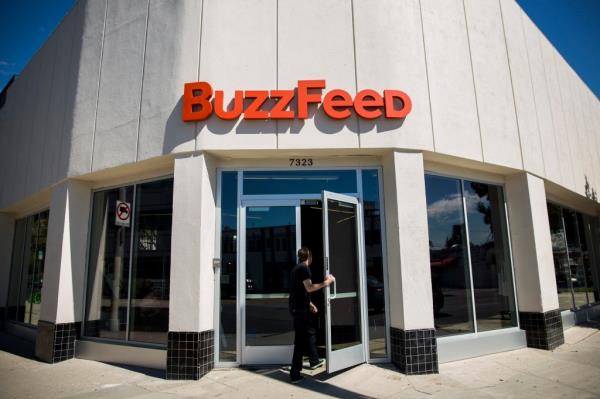 Buzzfeed sign