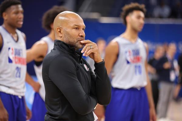 德里克·费舍尔被聘为克雷斯比加尔默罗高中教练