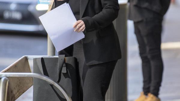 前真人秀明星用假医疗证明骗过警察后的眼泪