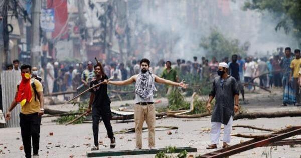 778名印度学生从遭受暴力袭击的孟加拉国回国