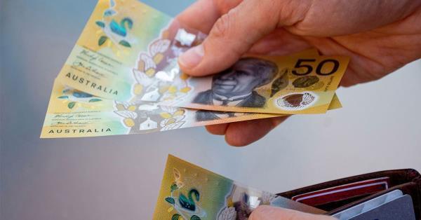 尽管推动无现金社会，消费者仍选择现金