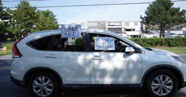 拜登召集卡玛拉·哈里斯主持的会议，承诺“全力”支持