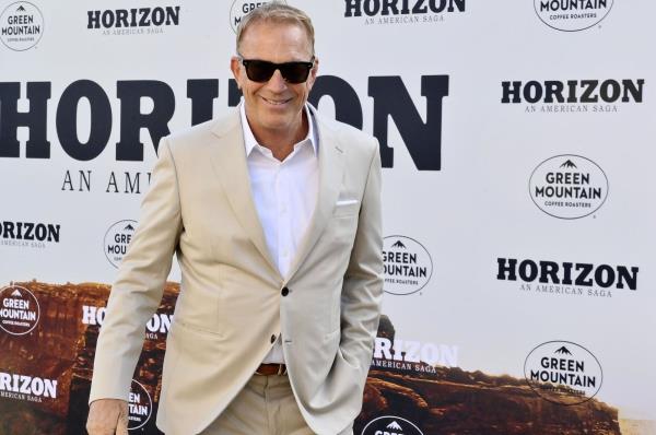 美国太空探索技术公司（SpaceX）准备发射搭载主力第一级助推器的Koreasat-6A卫星