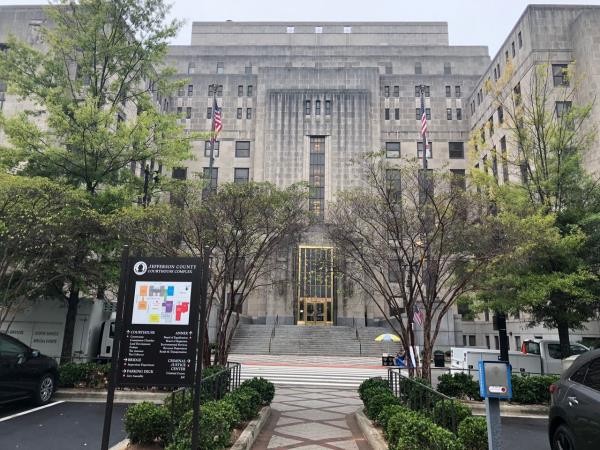杰斐逊县的律师帮助人们清除犯罪记录