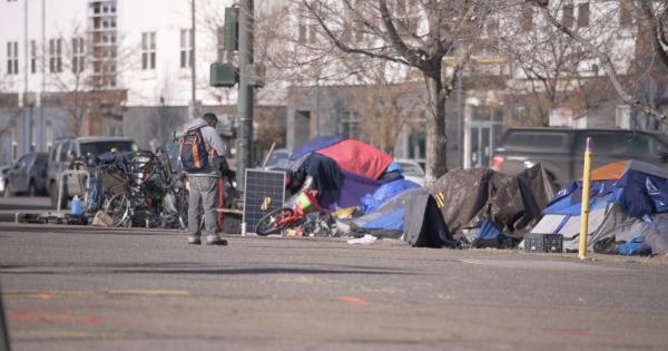非营利组织帮助志愿者为House1000计划提供帮助
