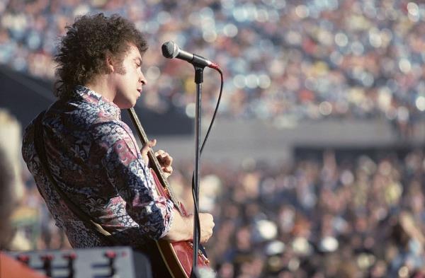 标志性吉他手埃尔文·毕晓普(Elvin Bishop)与感恩而死乐队(Grateful Dead)合作录制《fool Around and Fell in Love》