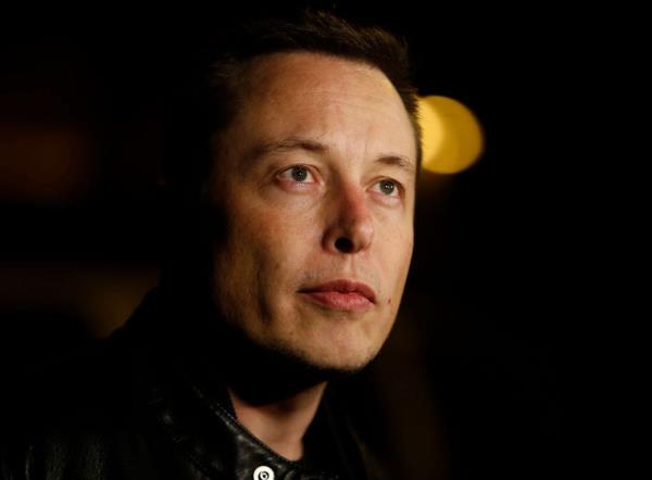埃隆·马斯克(Elon Musk)正在用误导性的表情包复活被揭穿的“披萨门”阴谋论