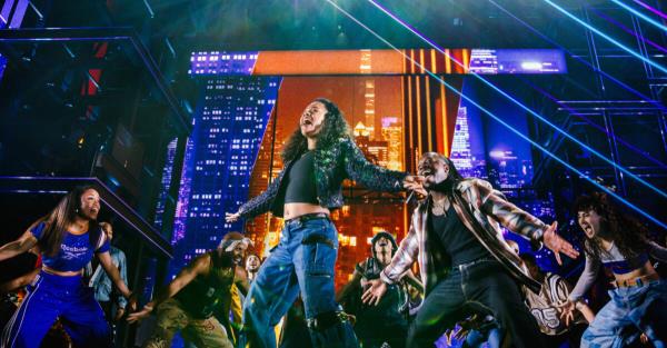 艾丽西亚·凯斯的音乐剧《地狱厨房》将于4月20日在百老汇上演;获得第一次看生产照片