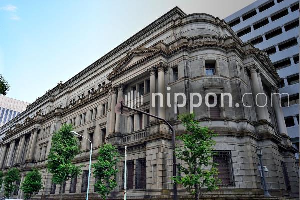 日本央行上调两个地区经济预期