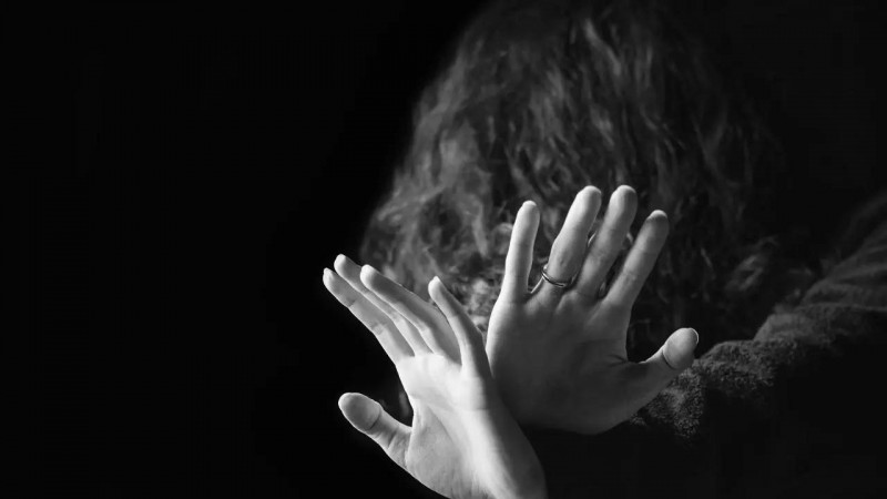 强奸未遂后，6岁女孩的脸被砸碎，溺死在水箱里